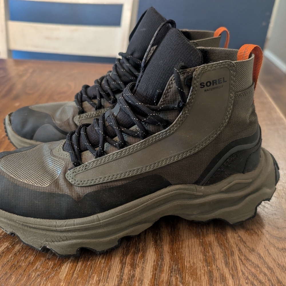 Sorel Kinetic Breakthru Venture Mid, waterproof